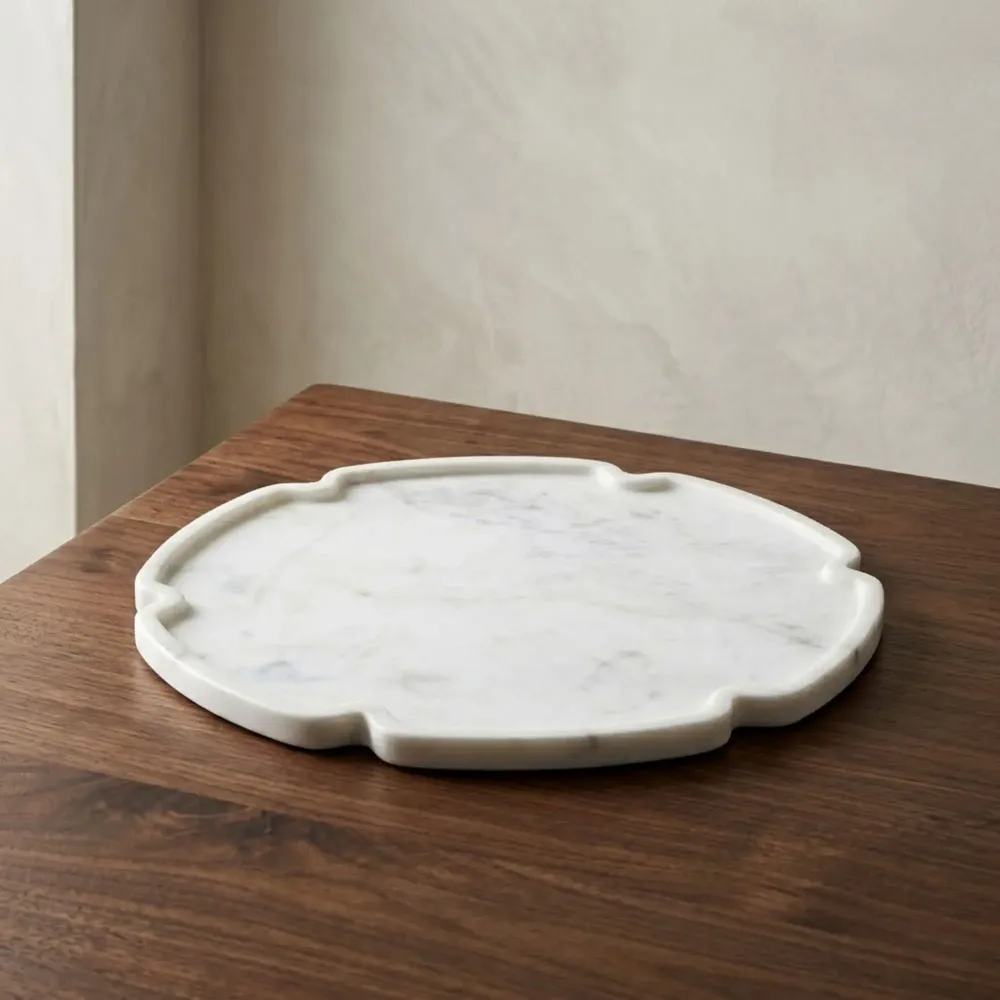 Objets de décoration - Planche en marbre blanc avec contour, pétales - BE HOME
