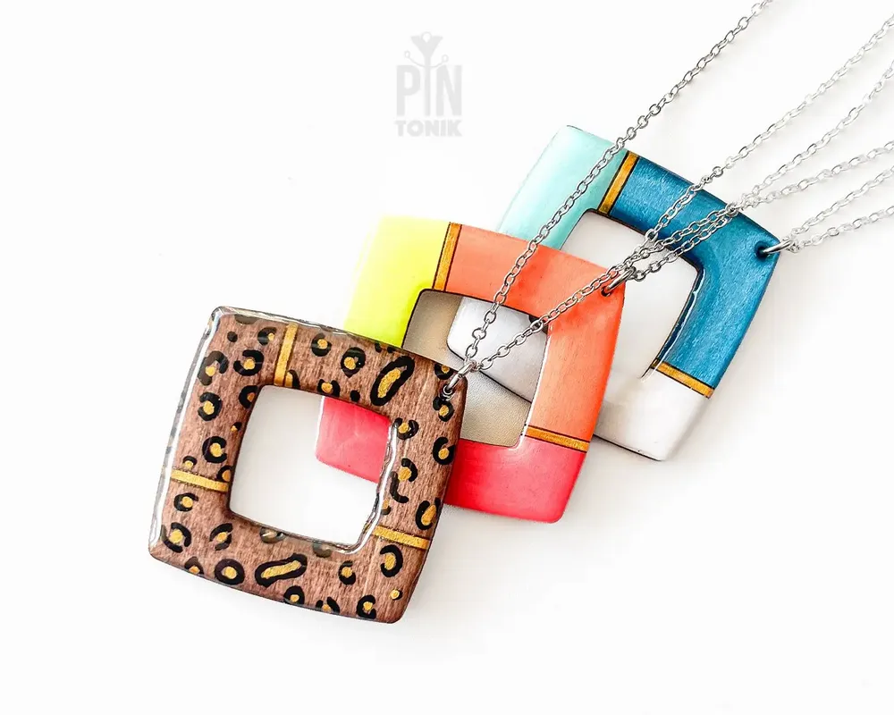 Bijoux - Collier à pendentif carré géométrique en bois - PINTONIK
