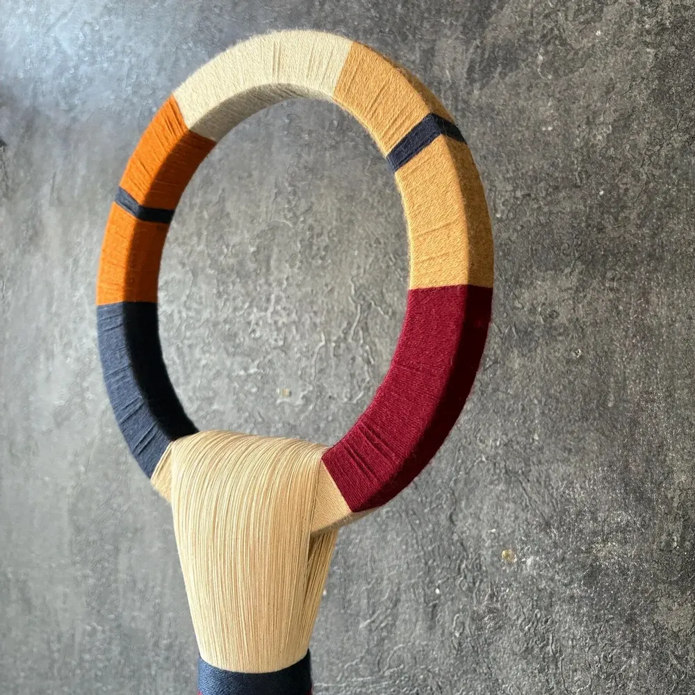 Autres décorations murales - Totem solitaire : objet sculptural sur pied fait main - SARMAL DESIGN