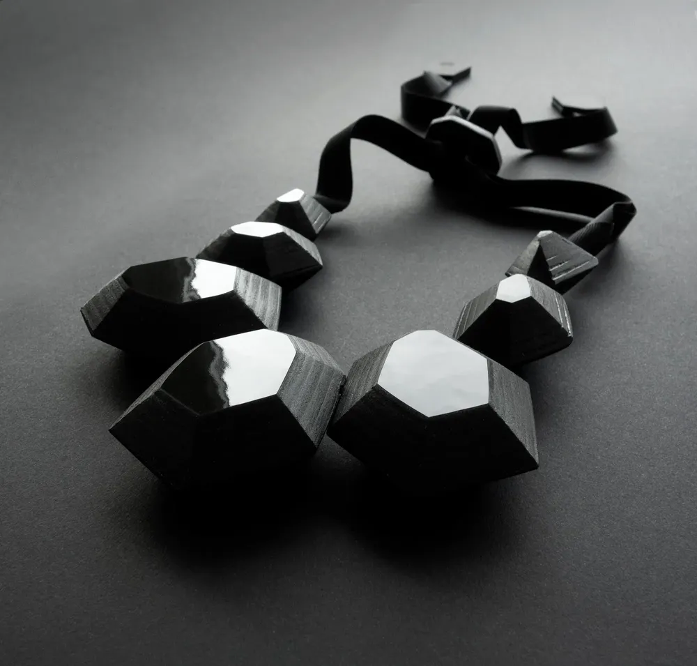 Objets personnalisables - Bijoux de cuir - Collier MONOLITH - SOPHIE • TERRIERE BIJOUX DE CUIR