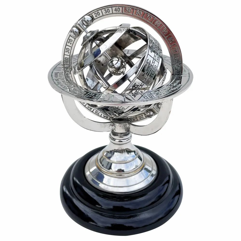 Objets de décoration - Sphere armillaire nikelee, base bois, H.12 cm - TRADE WINDS