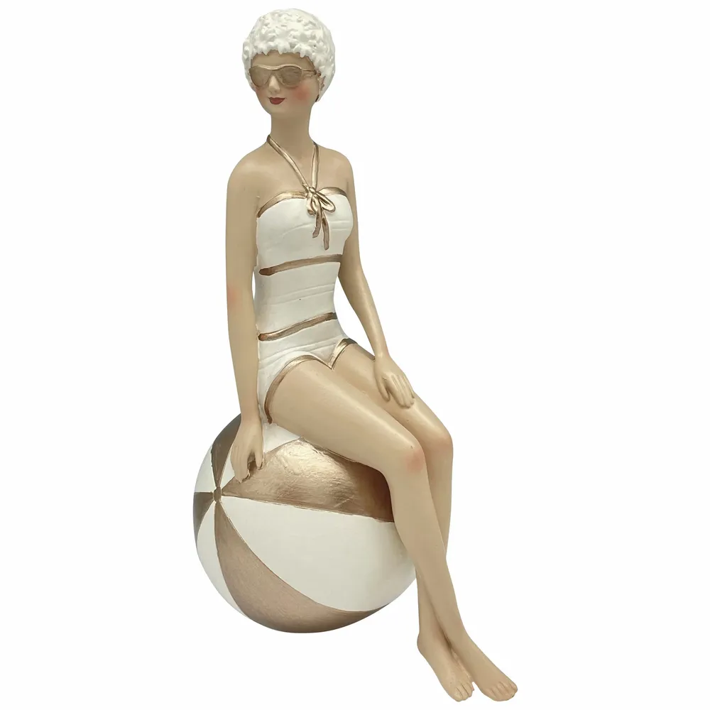 Sculptures, statuettes et miniatures - Baigneuse assise sur ballon, polyresine, H. 20 cm - TRADE WINDS