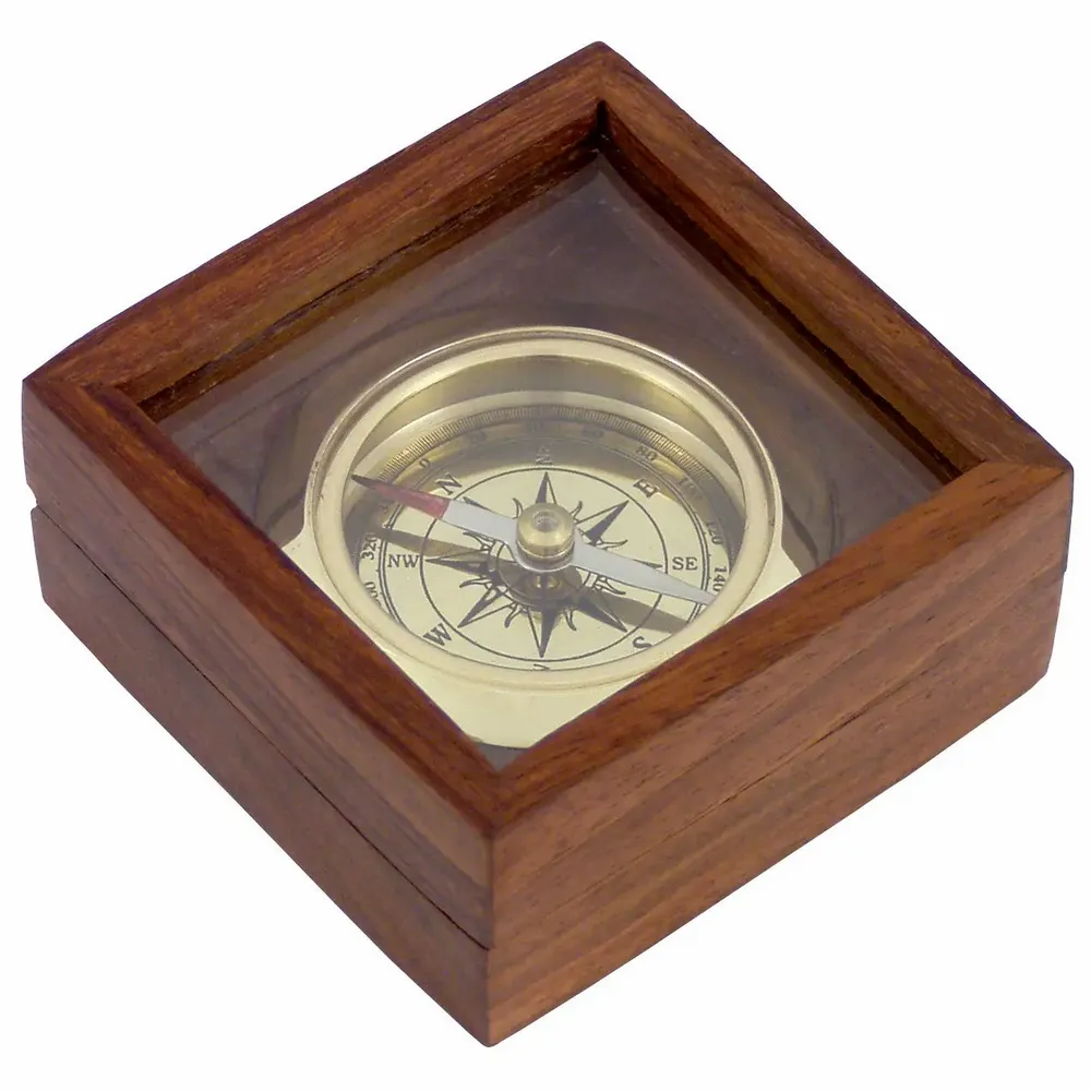 Objets de décoration - Boussole laiton brillant, D. 4.5 cm ds coffret bois, couv. transp - Dim. 7.5x7.5x3.5 cm - TRADE WINDS