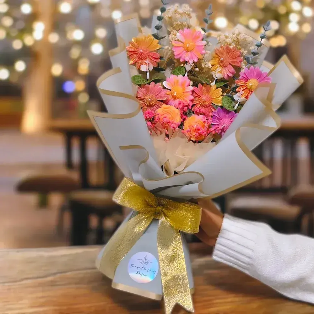 Candles - Luxury Scented Candle Bouquet - WIRAWIRI