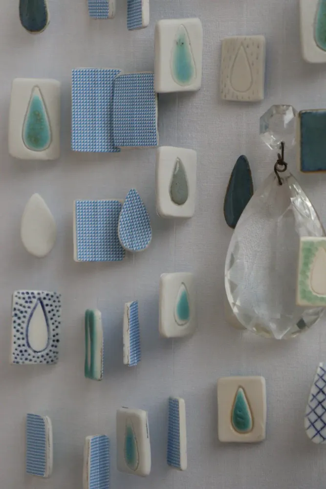 Ceramic - Wall sculpture "Every cloud has a silver lining" - GALERIE SANA MOREAU