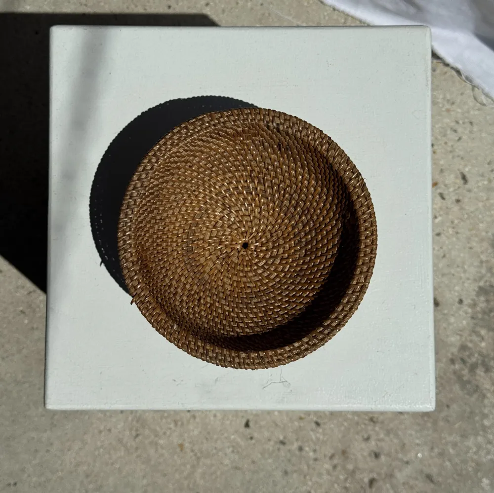 Decorative objects - Indonesian woven rattan small bowl on pedestal D18 H9 - OFFICE OBJETS