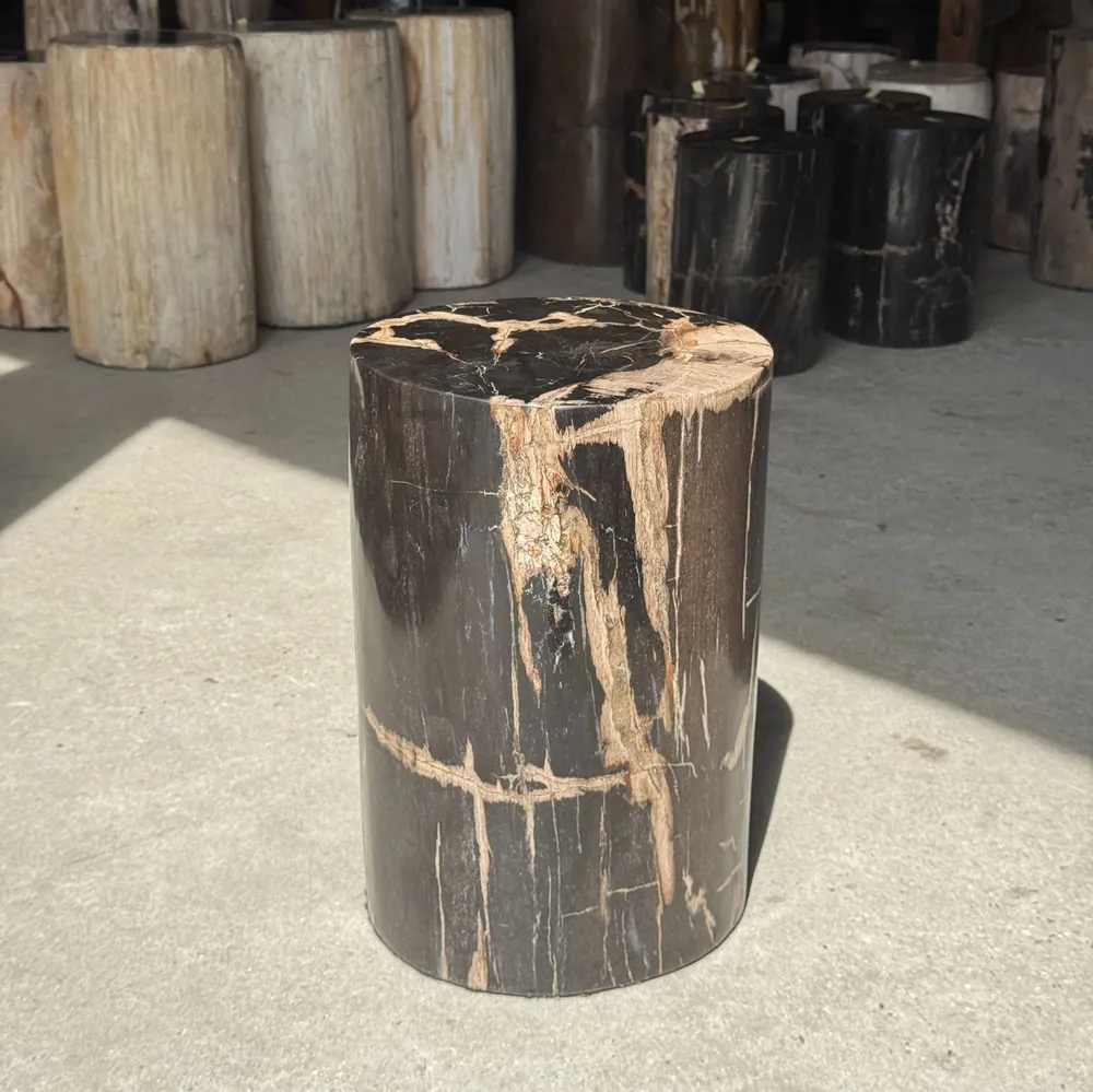 Tabourets - Table d'appoint en bois pétrifié noire stries beige arc de cercle H35 - OFFICE OBJETS