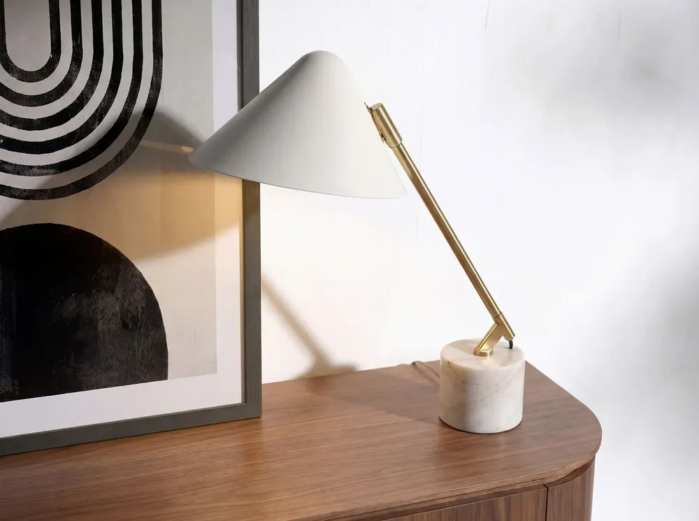 Lampes à poser - Lampe de table en acier blanc et acier poli doré avec base en marbre céramique - ANGEL CERDÁ