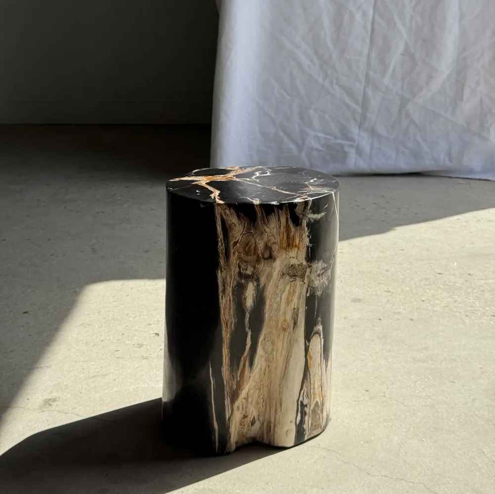 Tabourets - Table d'appoint en bois pétrifié noire stries beige réseau étoile H35 - OFFICE OBJETS
