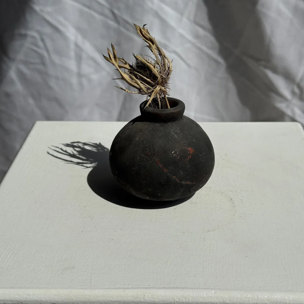 Objets de décoration - Miniscule pot boule noir en terracotta indonésien H7 D7 - OFFICE OBJETS