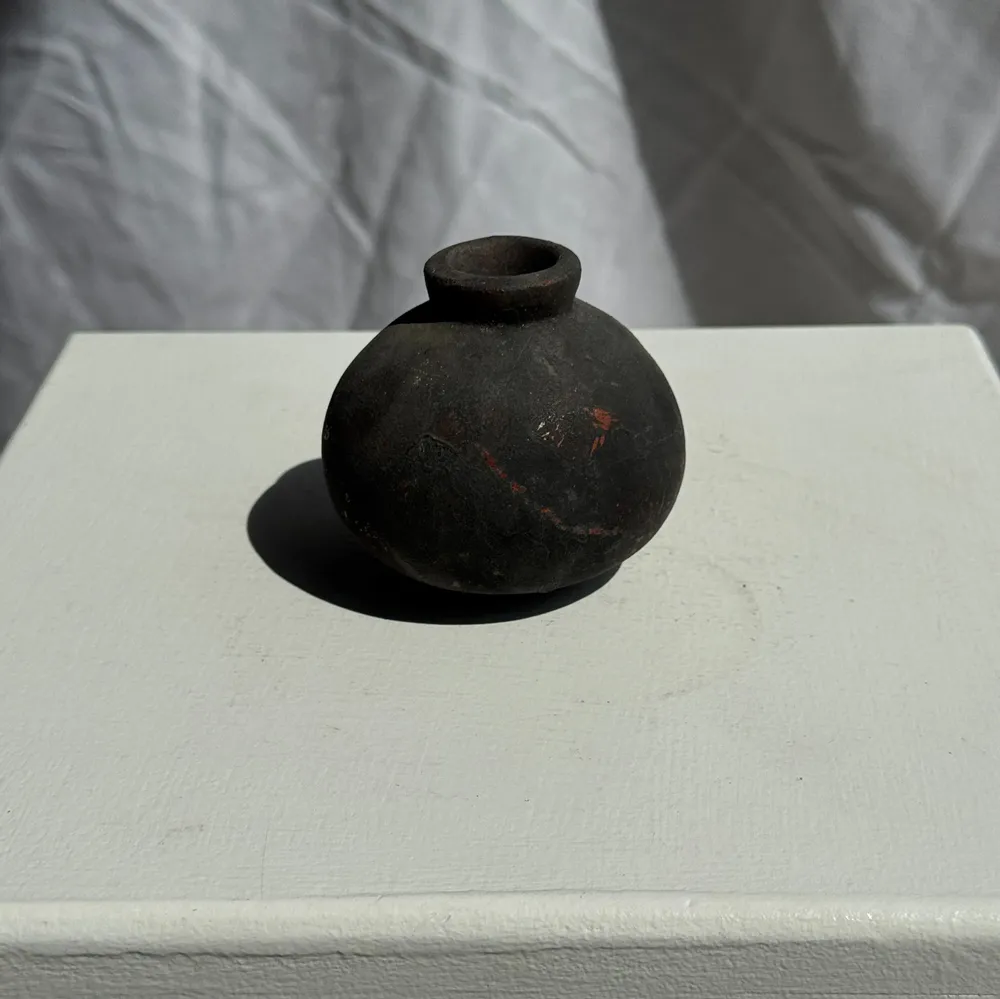 Objets de décoration - Miniscule pot boule noir en terracotta indonésien H7 D7 - OFFICE OBJETS