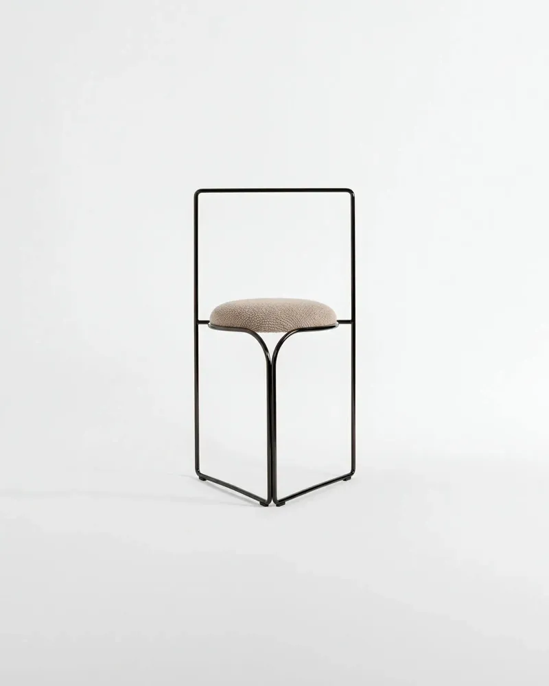 Tabourets pour collectivités - FLOW CHAIR, SCULPTURAL MINIMAL ULTRABLACK CHAIR - LAPIEGA