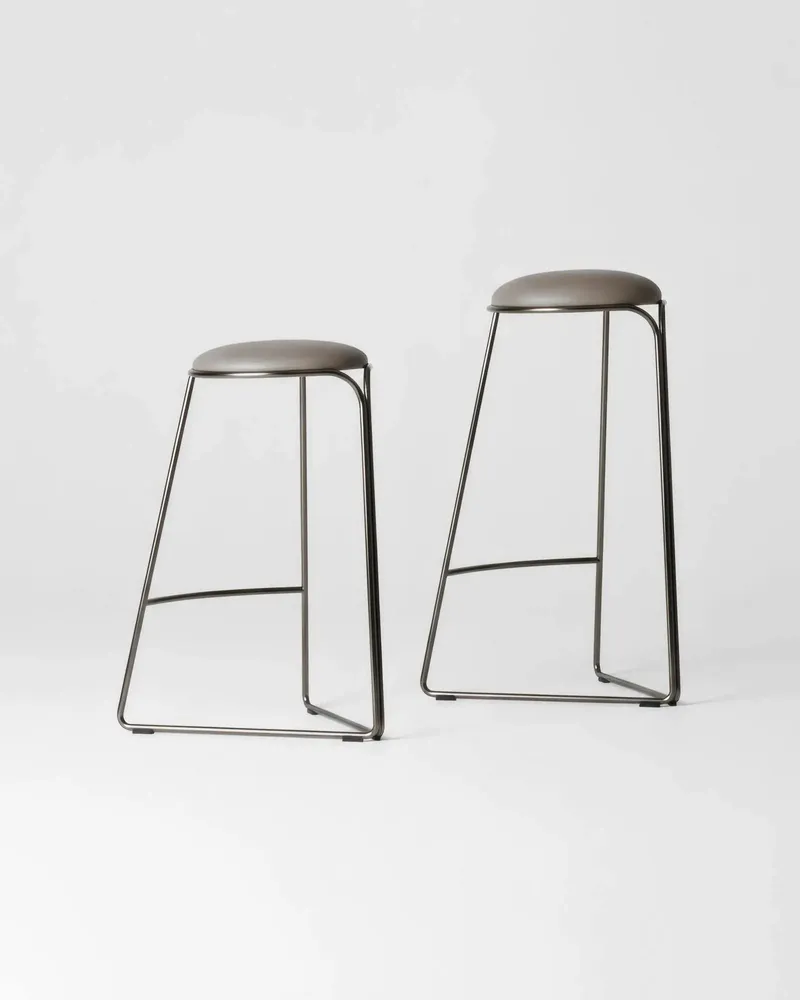 Tabourets - Tabouret de comptoir Flow Hi Stool, édition Ultrablack - LAPIEGA