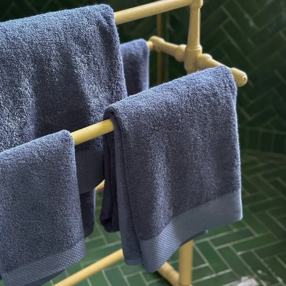 Serviettes de bain - SERVIETTE DE TOILETTE DALARÖ, BLEU INDIGO 50x70cm 100% coton, 580 g/m2 - BY WILLE