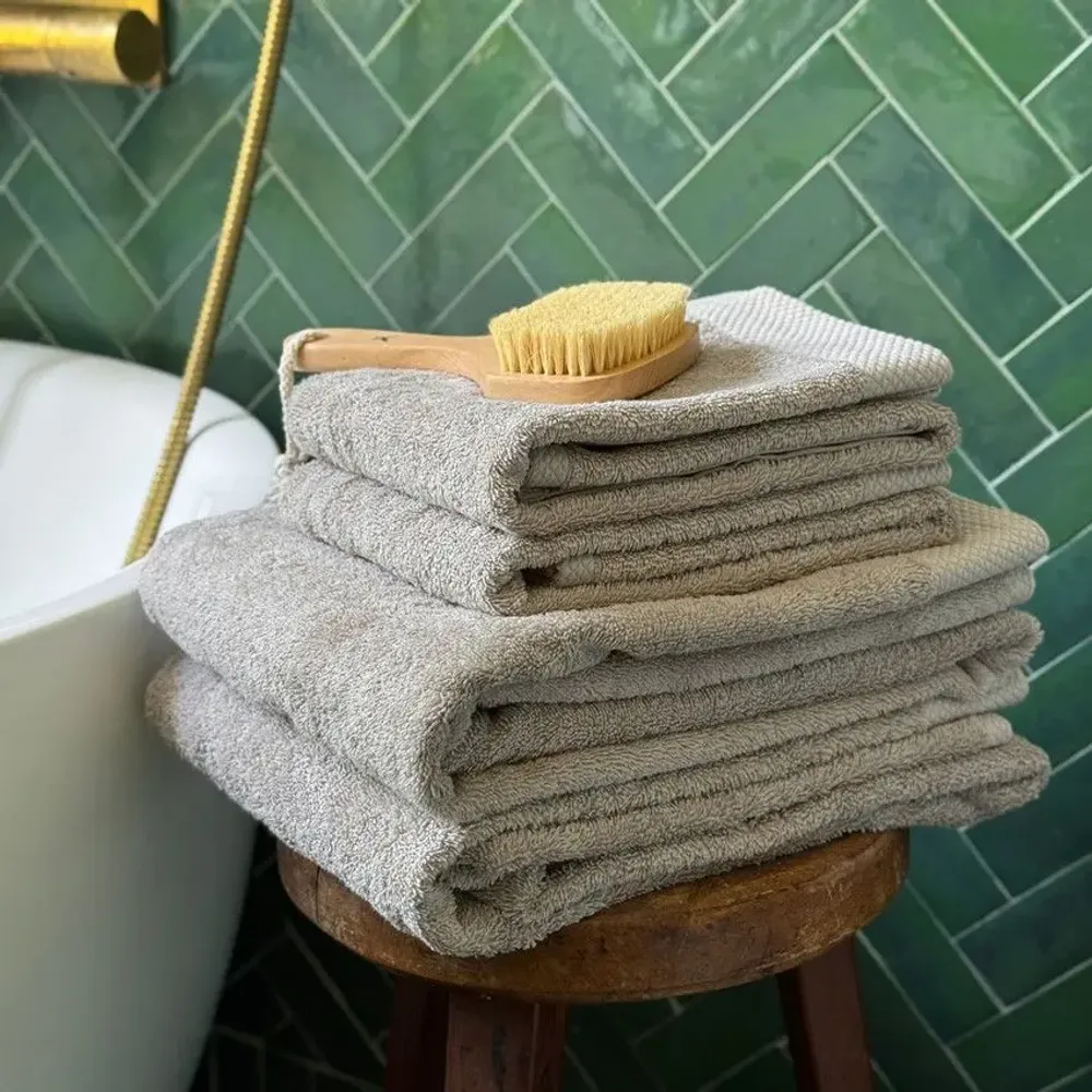 Serviettes de bain - SERVIETTE DE TOILETTE DALARÖ, SABLE 90x150cm 100 % coton, 580 g/m2 - BY WILLE