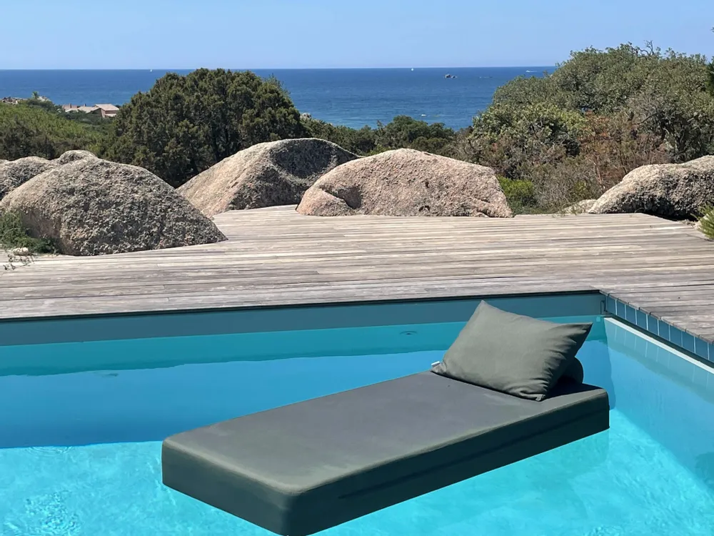 Pools - CHRISTOPHE | The Cozip Khaki PoolBed | 180 x 70 x h18 cm - COZIP
