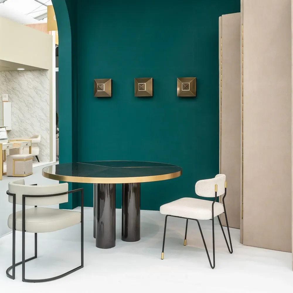 Chaises pour collectivités - Petite chaise Salle à manger JULIUS, pied fer laqué noir, assise tissu - DUISTT