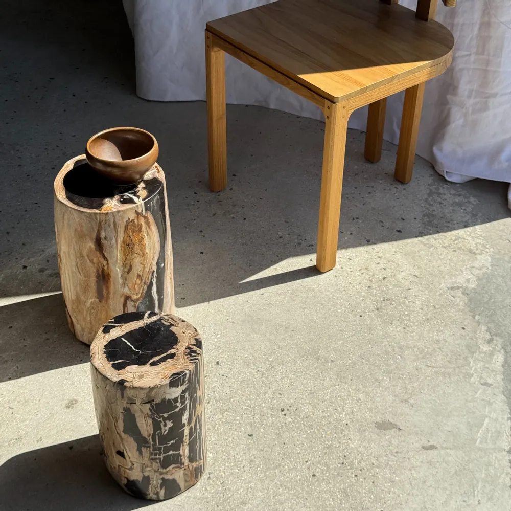 Stools - Petrified wood side table black heart beige bark H35 D22 - 333 - OFFICE OBJETS