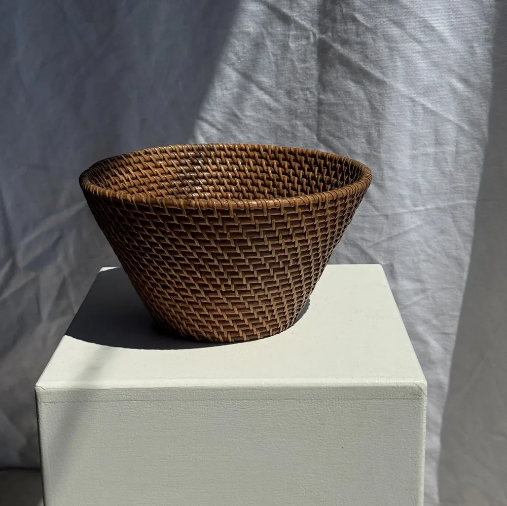 Objets de décoration - Panier rond en rotin artisanal indonésien D25 H14 - OFFICE OBJETS