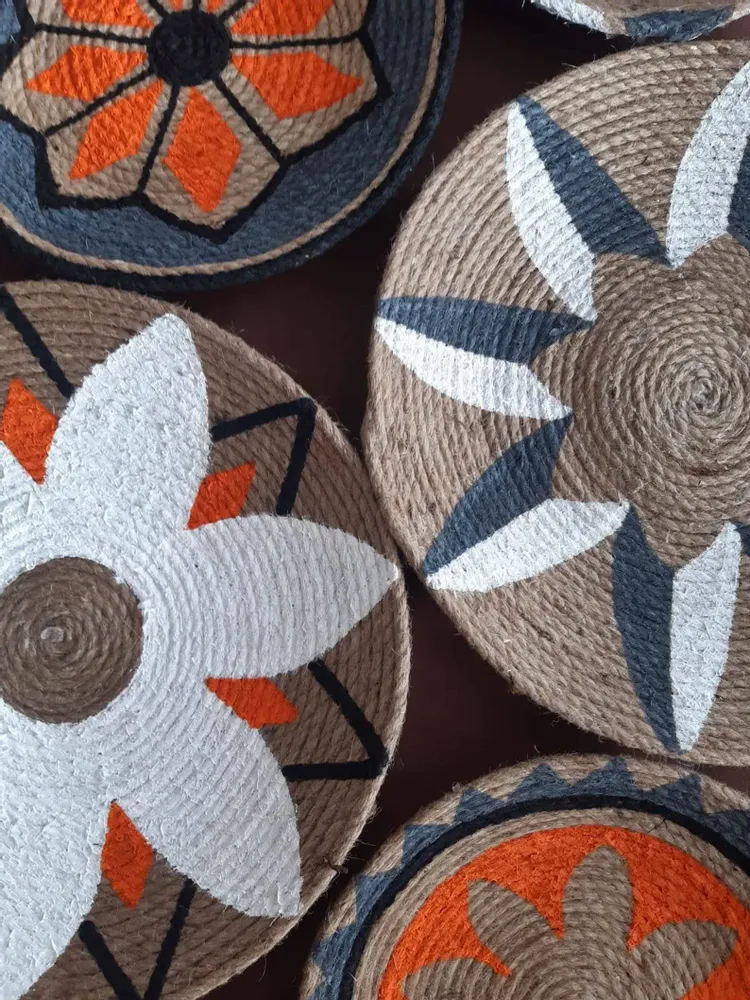 Other wall decoration - Solar Bloom: 6-Piece Handmade Wicker Wall Plate Set - SARMAL DESIGN