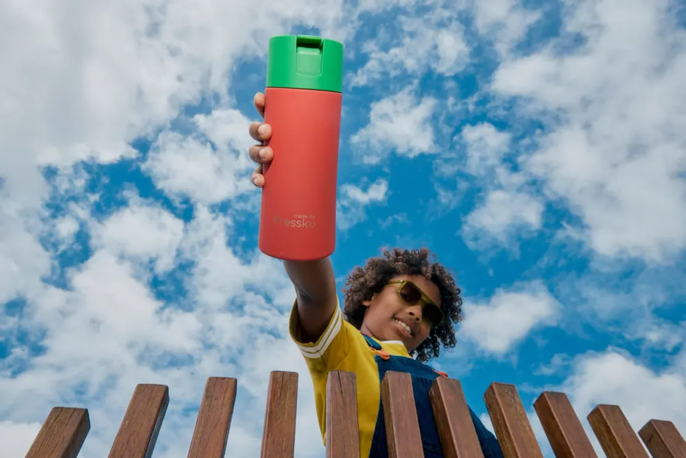 Children's mealtime - PLAY Kids Water Bottle 420ml/14oz - MADE BY FRESSKO