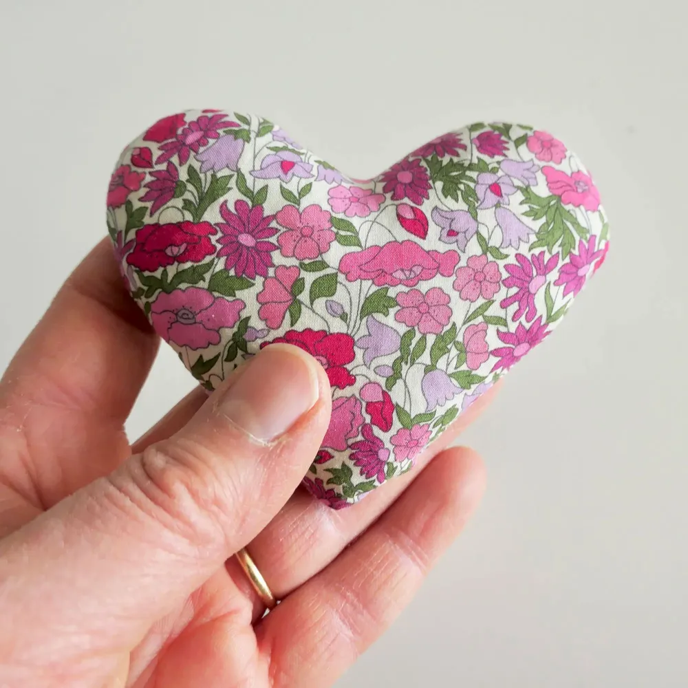 Home fragrances - 24 Loose Cotton Lavender Hearts - Assorted Liberty Fabrics - LIME TREE DESIGN