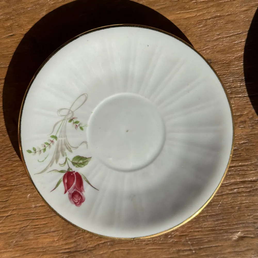Decorative objects - Pair of white ADP France porcelain cups with floral pattern - OFFICE OBJETS