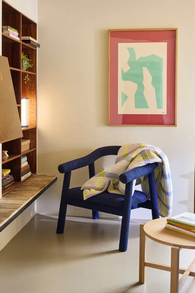 Lounge chairs - Ouli Lounge Chair Dark blue - HÜBSCH