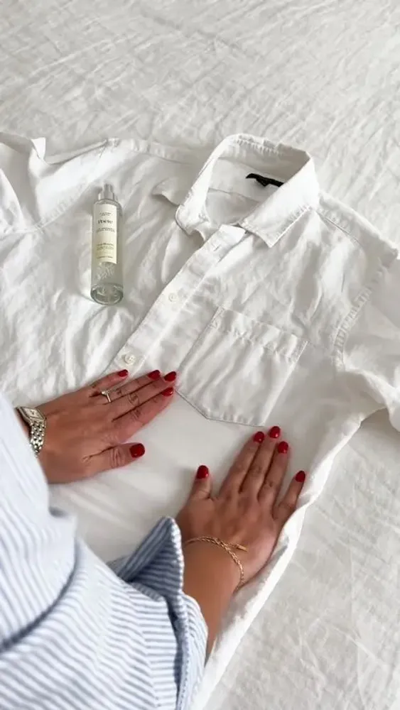 Parfums pour soi et eaux de toilette - Poète Clothing Spritz™ - 100 ml - Spray Défroissant de Parfumerie Fine - POÈTE