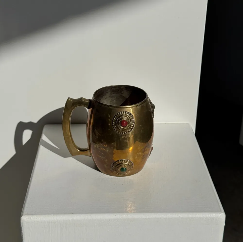 Mugs - Indian gold metal mug inlaid with stones H11 D7 - OFFICE OBJETS