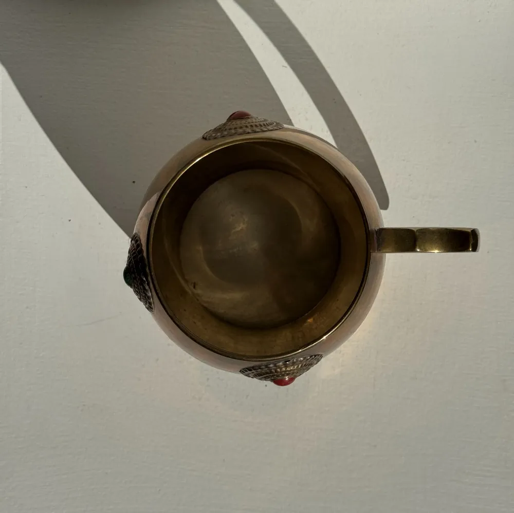 Mugs - Indian gold metal mug inlaid with stones H11 D7 - OFFICE OBJETS