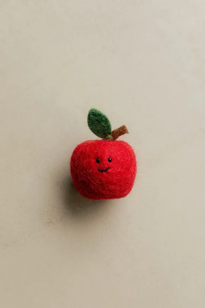 Objets déco enfant - Magnets en laine colorés représentant des fruits et des légumes - PERSON'ELLE