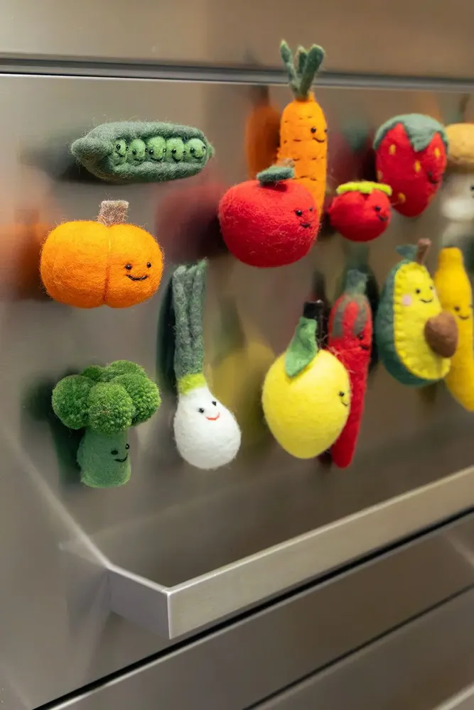 Objets déco enfant - Magnets en laine colorés représentant des fruits et des légumes - PERSON'ELLE