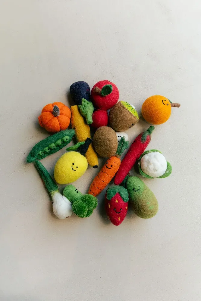 Objets déco enfant - Magnets en laine colorés représentant des fruits et des légumes - PERSON'ELLE