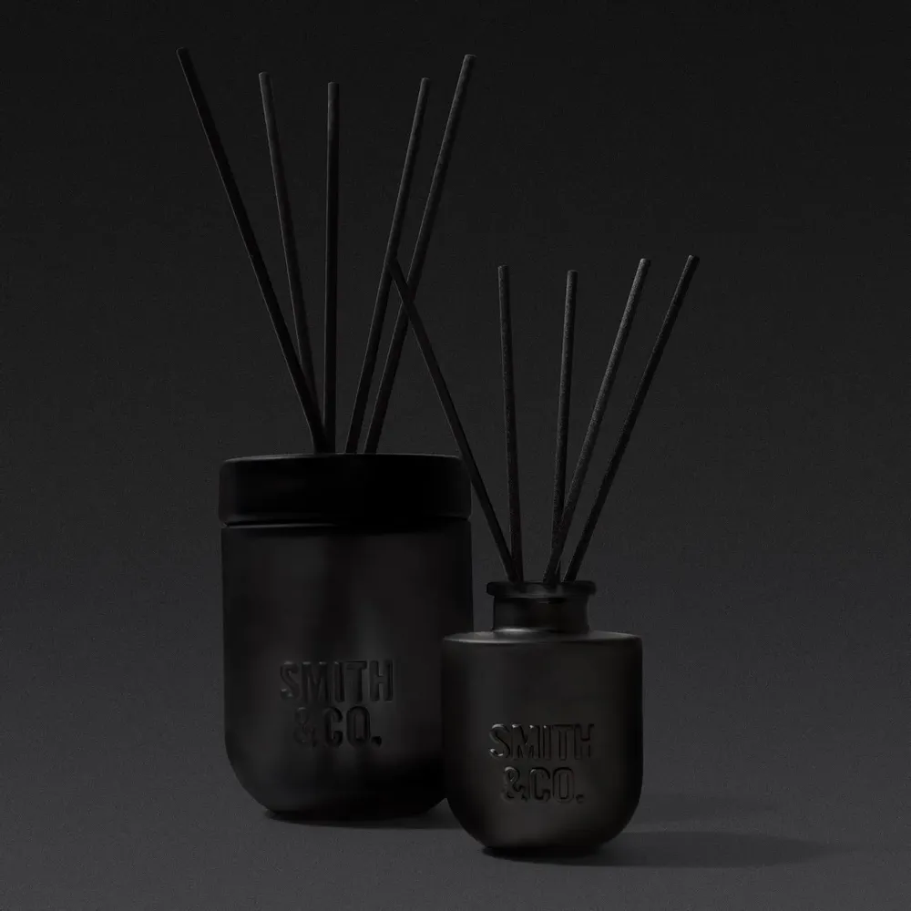Scent diffusers - Smith & Co. Scented Reed Diffuser - THE AROMATHERAPY CO.