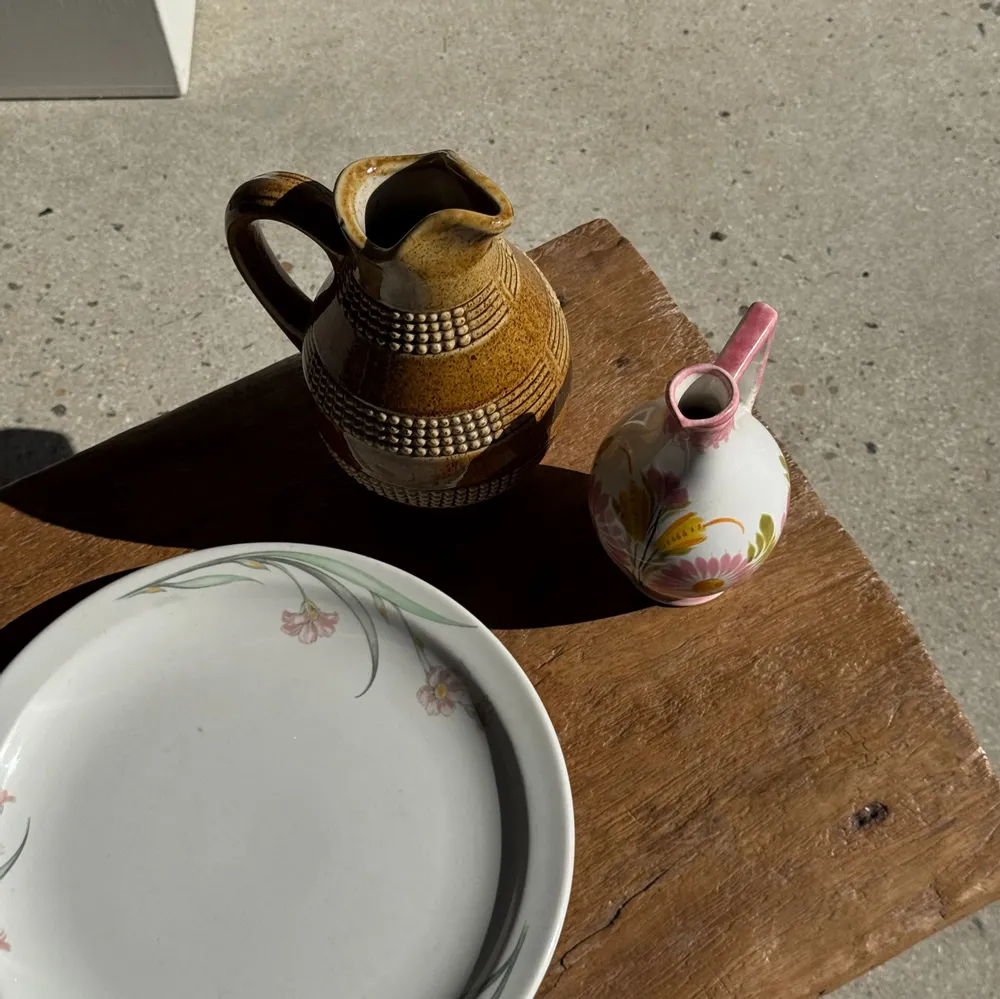 Plats et saladiers - Plat en porcelaine anglaise Churchill à motif floral rose - OFFICE OBJETS