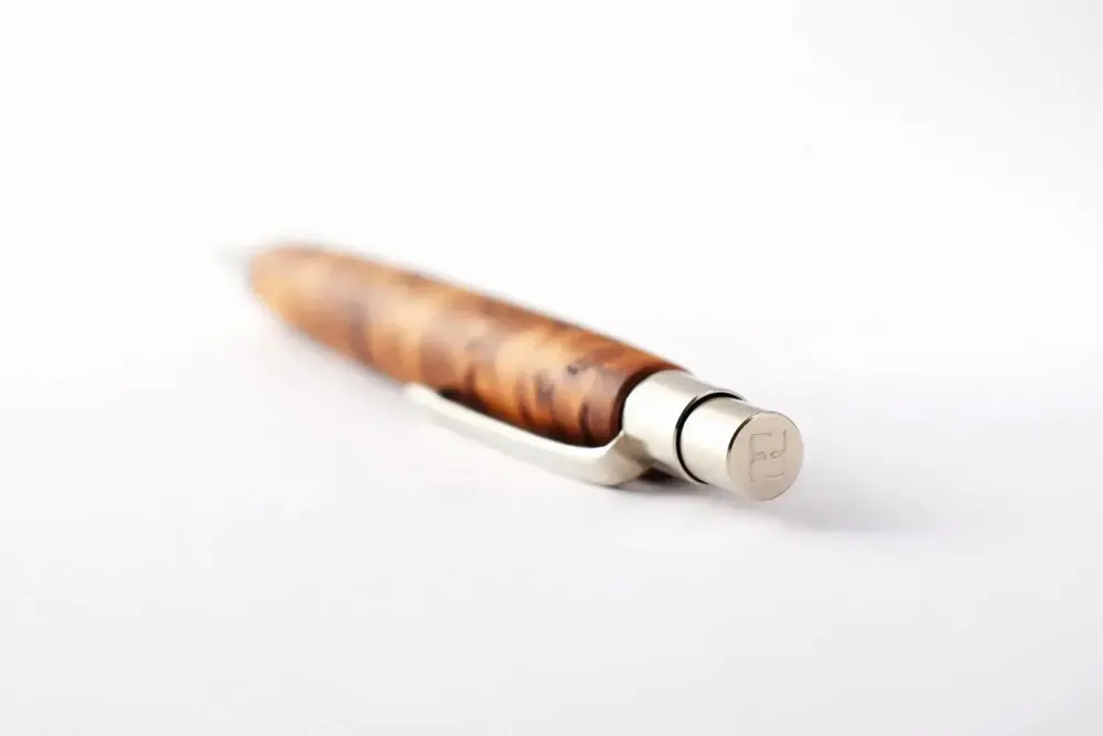 Stylos, feutres et crayons - Stylo-bille « Berlin » — Loupe de thuya - ATELIER FESSELER