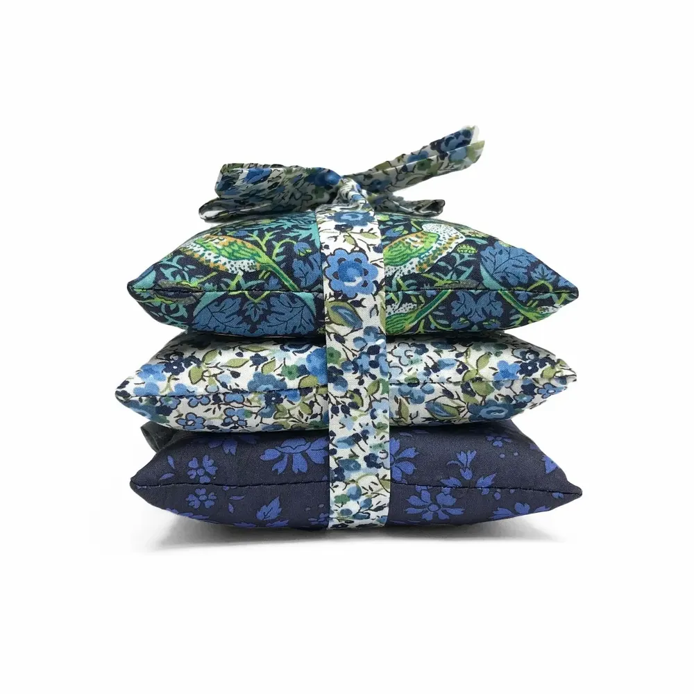 Parfums d'intérieur - Pile de 3 sachets carrés Liberty en coton lavande - Bleu - LIME TREE DESIGN