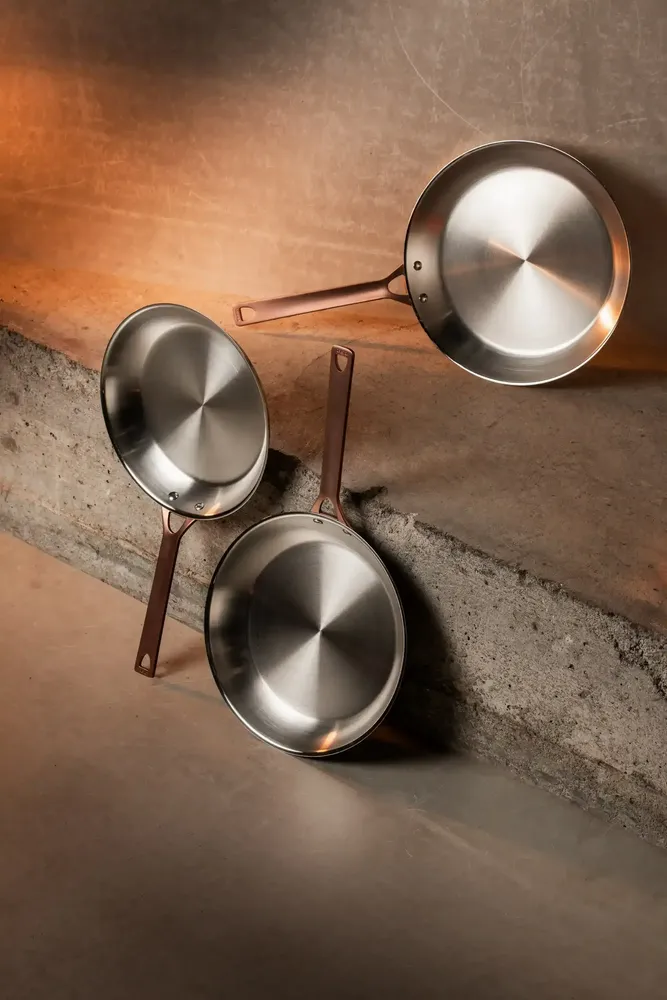 Frying pans - Bicentenary Brushed Stainless Steel Frying Pan with Copper-Finish Hand - CRISTEL