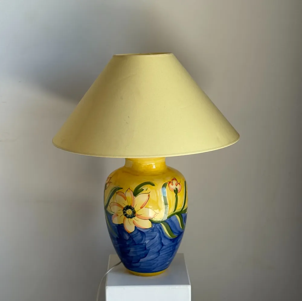 Table lamps - Large blue and yellow floral lamp H60 - OFFICE OBJETS