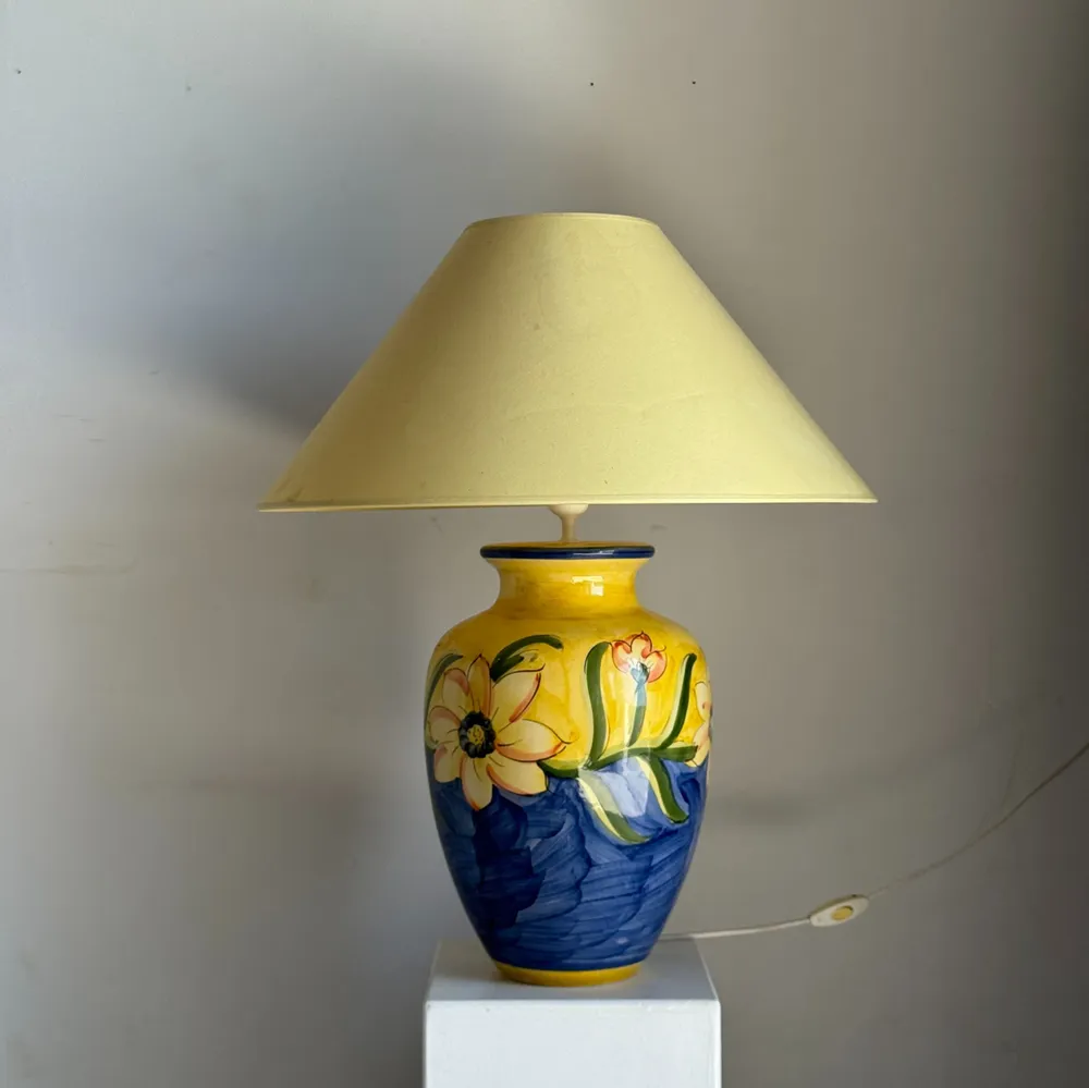 Table lamps - Large blue and yellow floral lamp H60 - OFFICE OBJETS