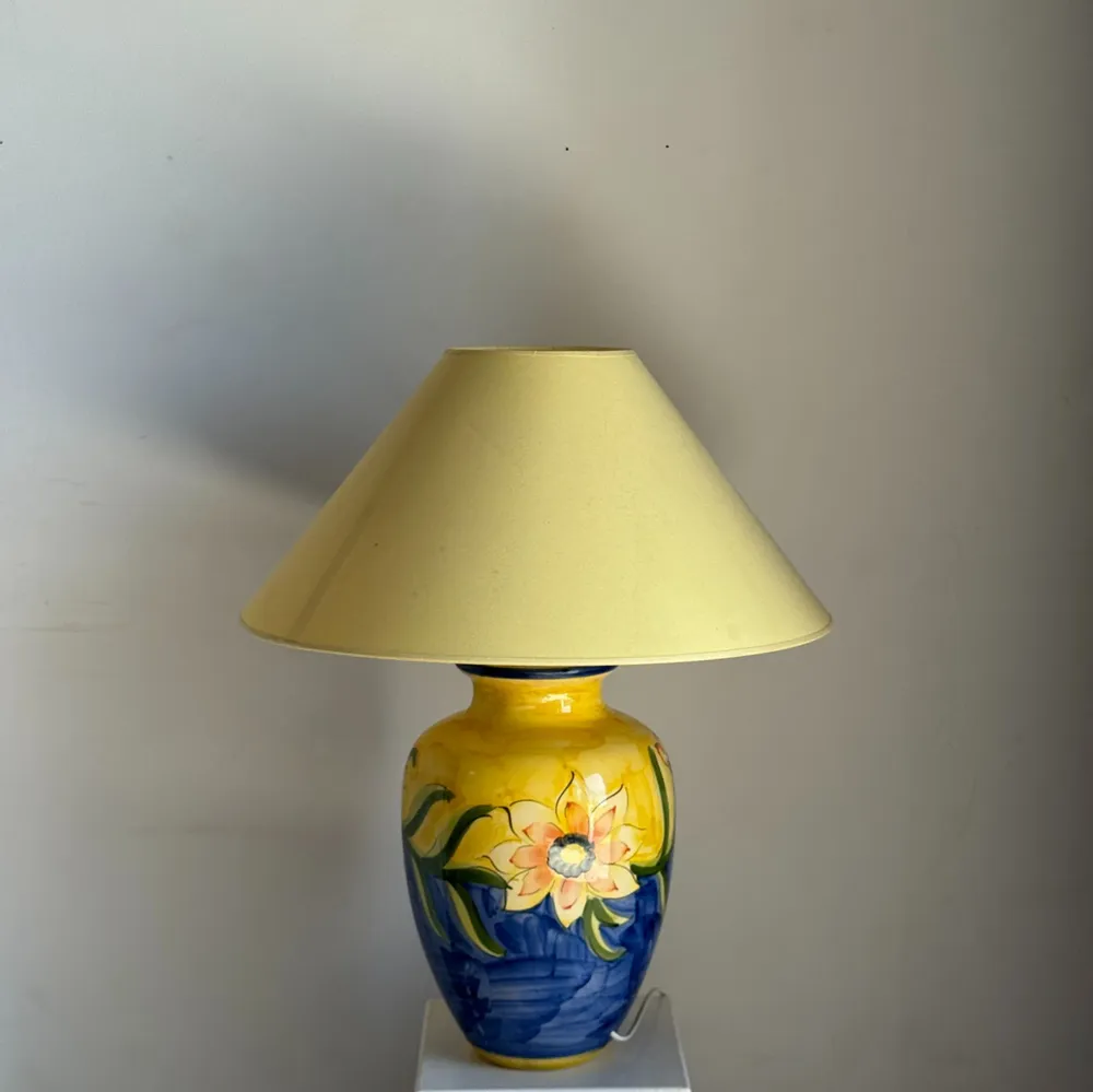 Table lamps - Large blue and yellow floral lamp H60 - OFFICE OBJETS