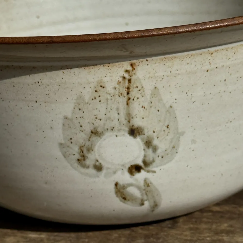 Platter and bowls - Small thick stoneware salad bowl with stylized white flower pattern D2 - OFFICE OBJETS