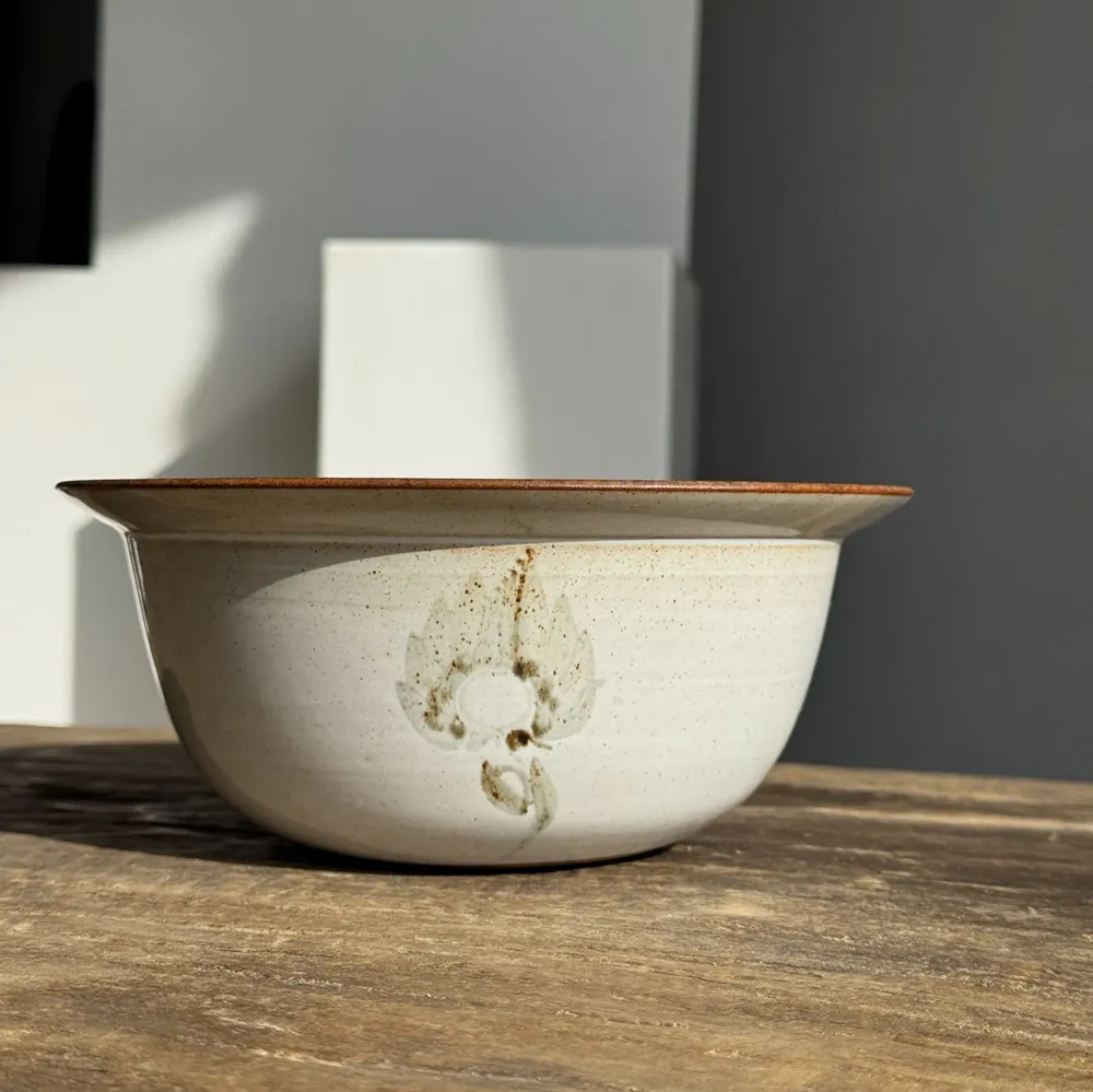 Platter and bowls - Small thick stoneware salad bowl with stylized white flower pattern D2 - OFFICE OBJETS