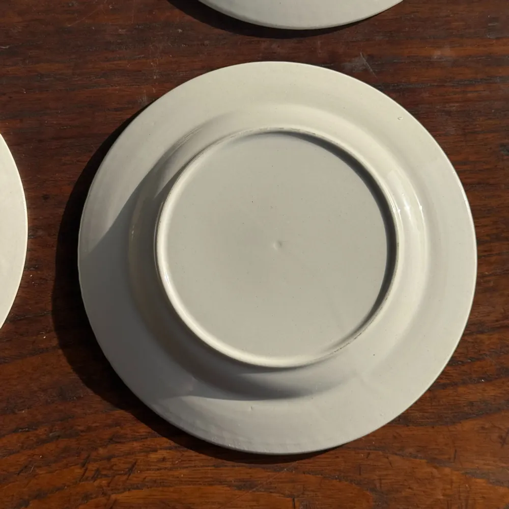 Everyday plates - Set of 4 small dessert plates with stylized flower pattern D20 - OFFICE OBJETS