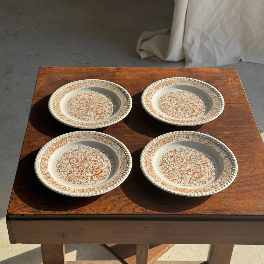 Everyday plates - Set of 4 small dessert plates with stylized flower pattern D20 - OFFICE OBJETS