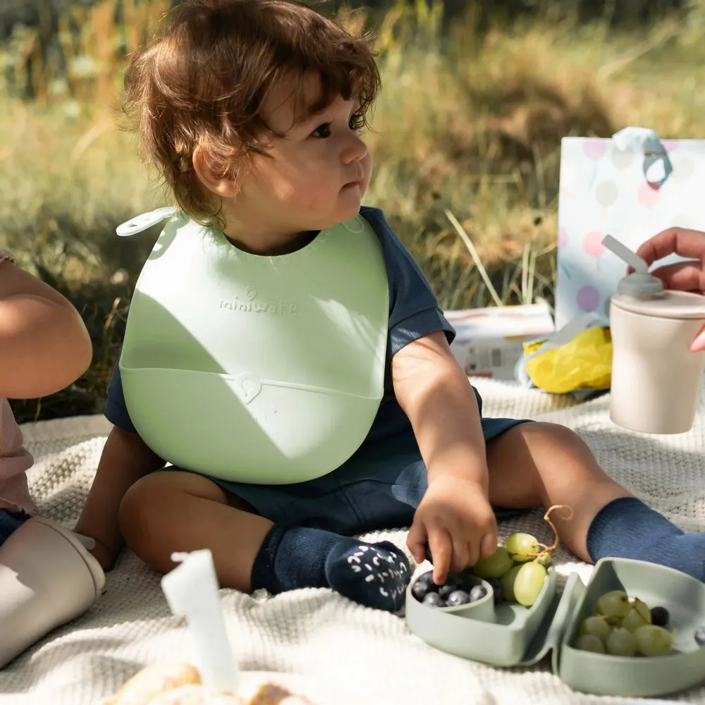 Repas pour enfant - Bavoir en silicone Roll & Lock – Citron vert - MINIWARE AB