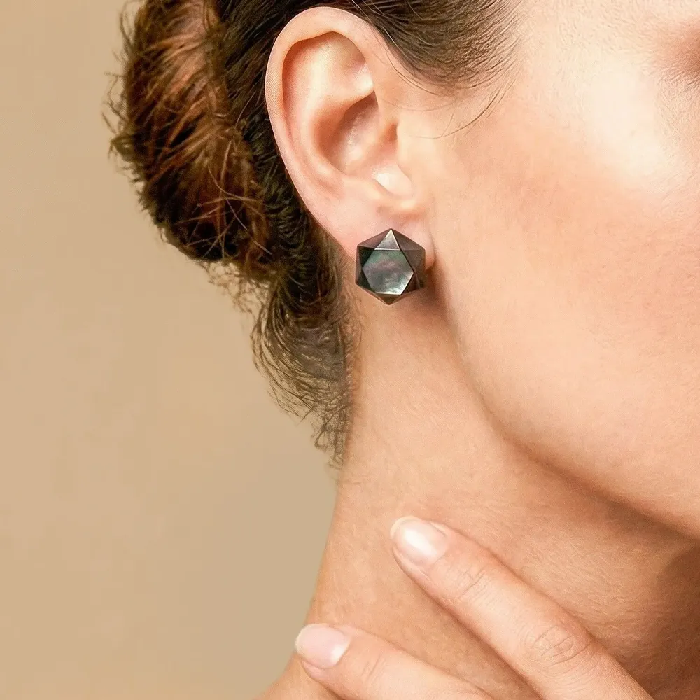Jewelry - Faceted black lip post earrings - Vendome - NATURE BIJOUX