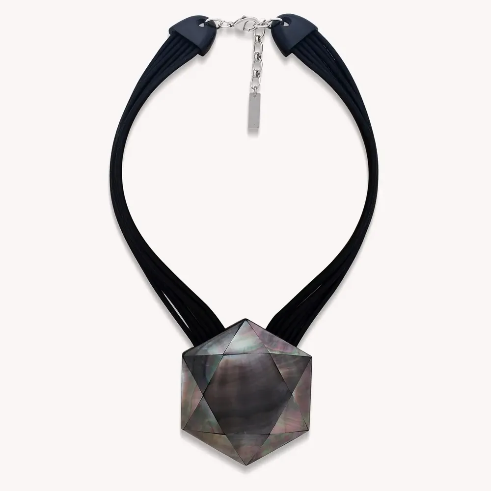 Jewelry - Plastron necklace with black lip pendant - Vendome - NATURE BIJOUX