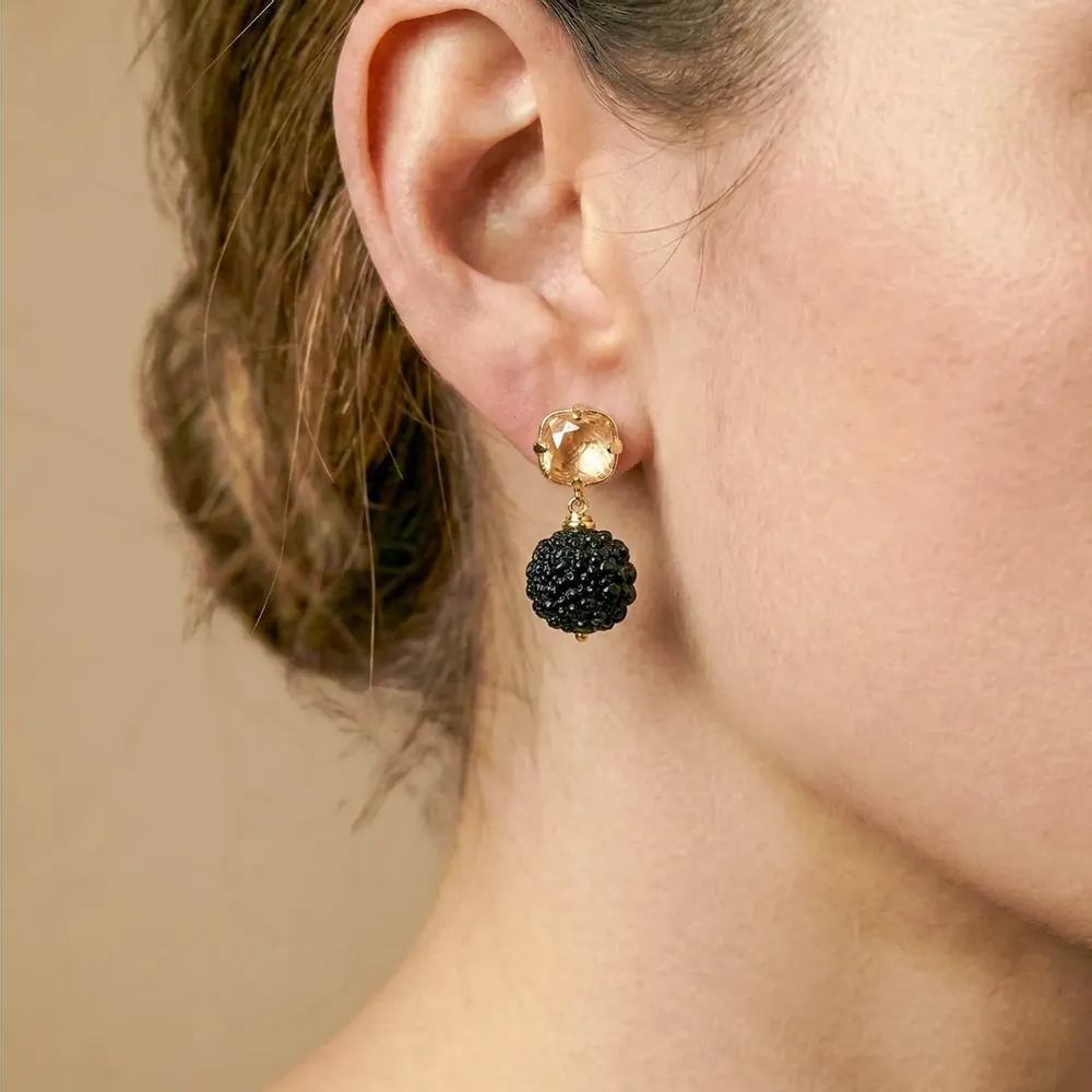 Jewelry - Small post earrings with rudraksha dangle - Kinshasa - NATURE BIJOUX